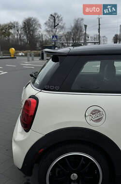 Хетчбек MINI Hatch 2015 в 