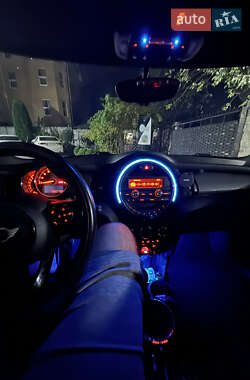 Хетчбек MINI Hatch 2015 в 