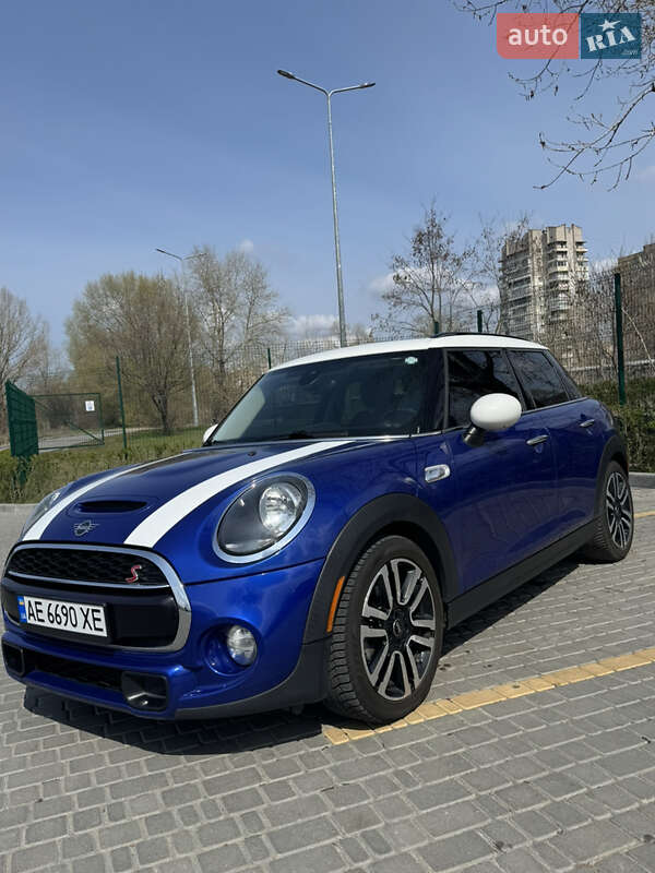 Хетчбек MINI Hatch 2018 в Кам'янському