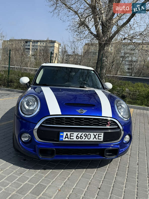 Хетчбек MINI Hatch 2018 в Кам'янському