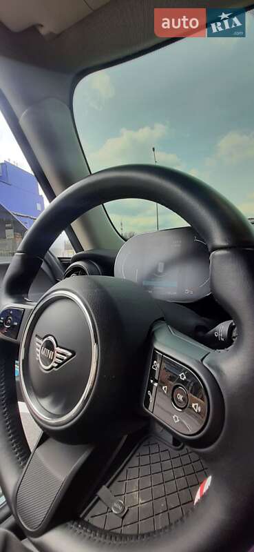 Хетчбек MINI Hatch 2022 в Запоріжжі