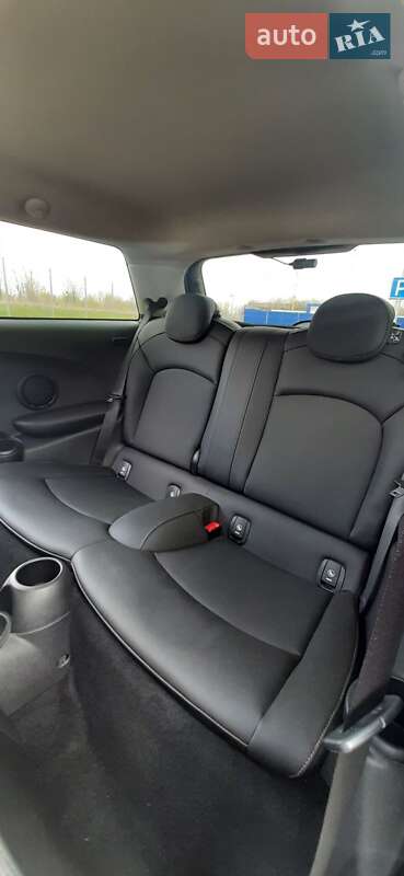 Хетчбек MINI Hatch 2022 в Запоріжжі