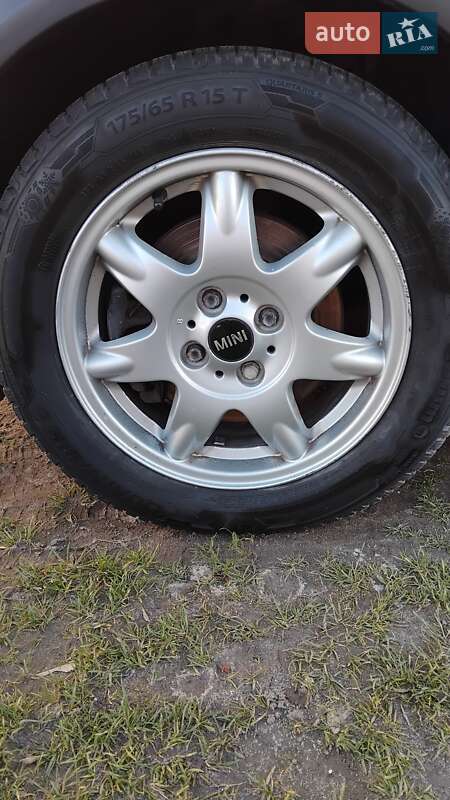 Хетчбек MINI Hatch 2006 в Золочеві