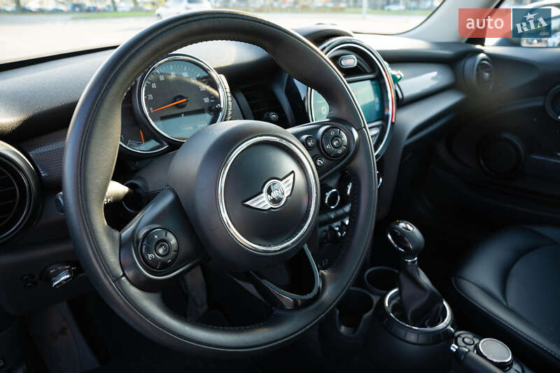 Хетчбек MINI Hatch 2014 в Києві