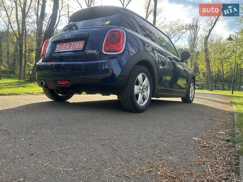 Хэтчбек MINI Hatch 2016 в Киеве