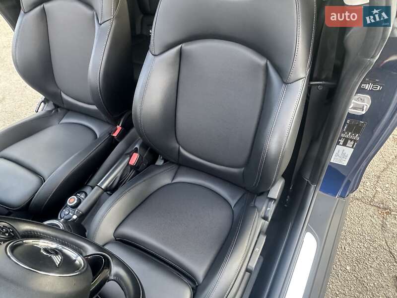 Хэтчбек MINI Hatch 2016 в Киеве