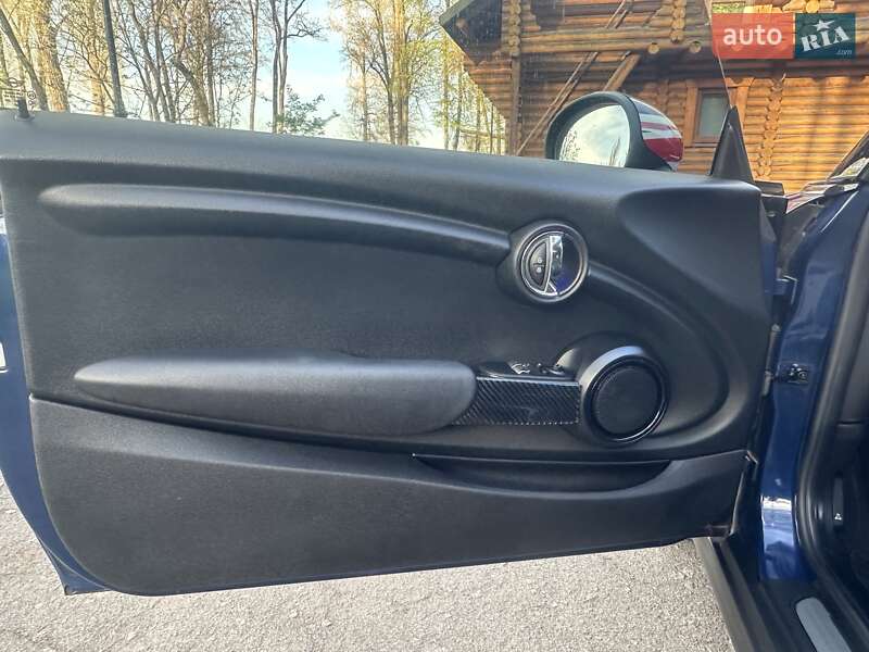 Хэтчбек MINI Hatch 2016 в Киеве