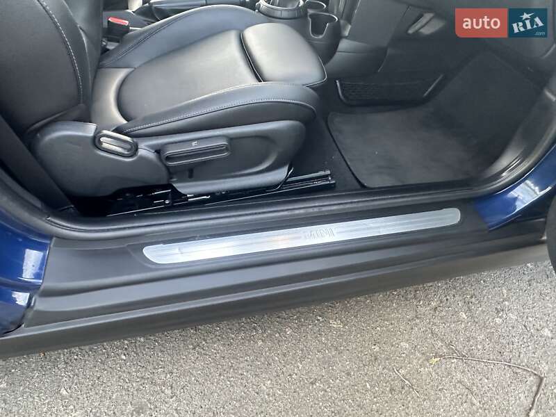 Хэтчбек MINI Hatch 2016 в Киеве