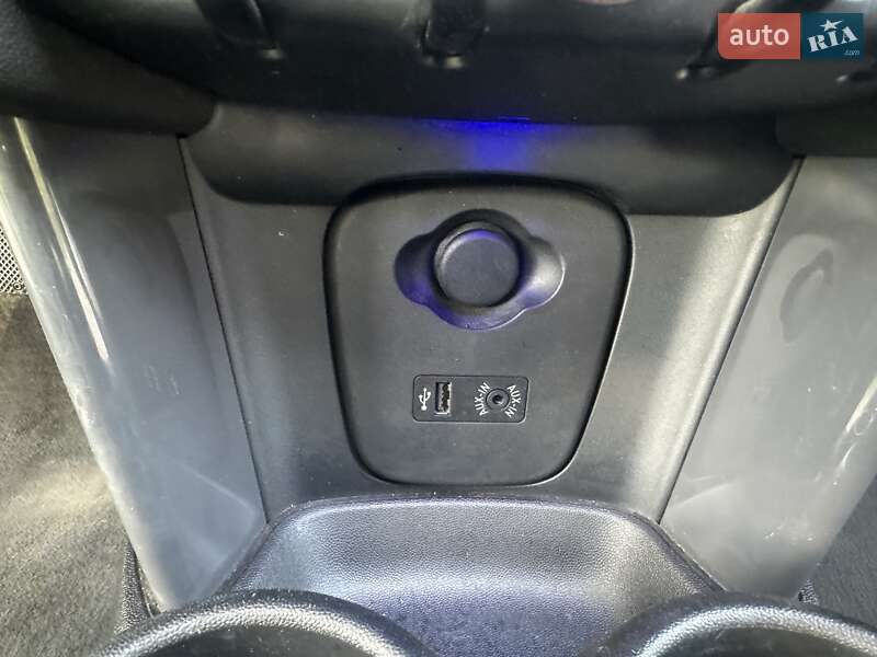 Хэтчбек MINI Hatch 2016 в Киеве