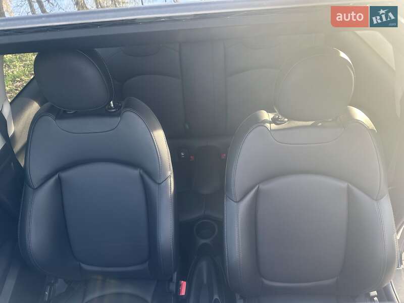 Хэтчбек MINI Hatch 2016 в Киеве