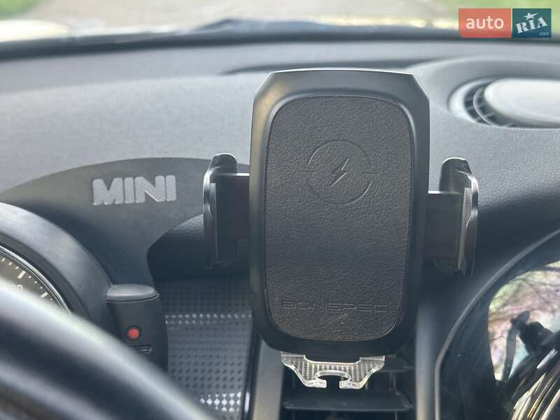 Хэтчбек MINI Hatch 2016 в Киеве