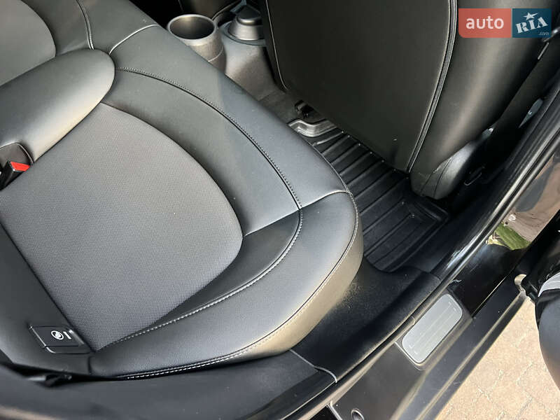 Хетчбек MINI Hatch 2017 в Києві