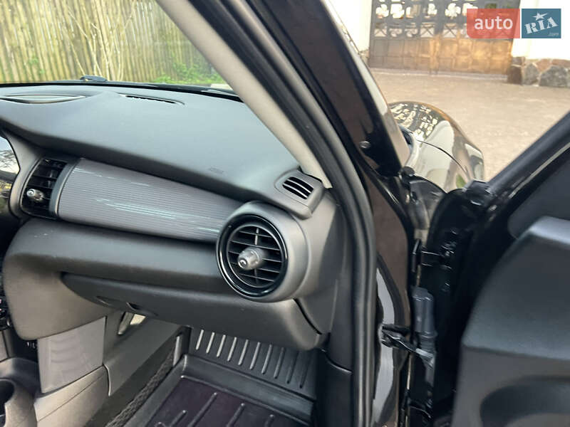 Хетчбек MINI Hatch 2017 в Києві