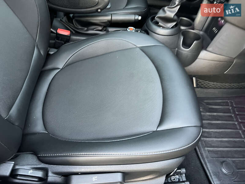 Хетчбек MINI Hatch 2017 в Києві