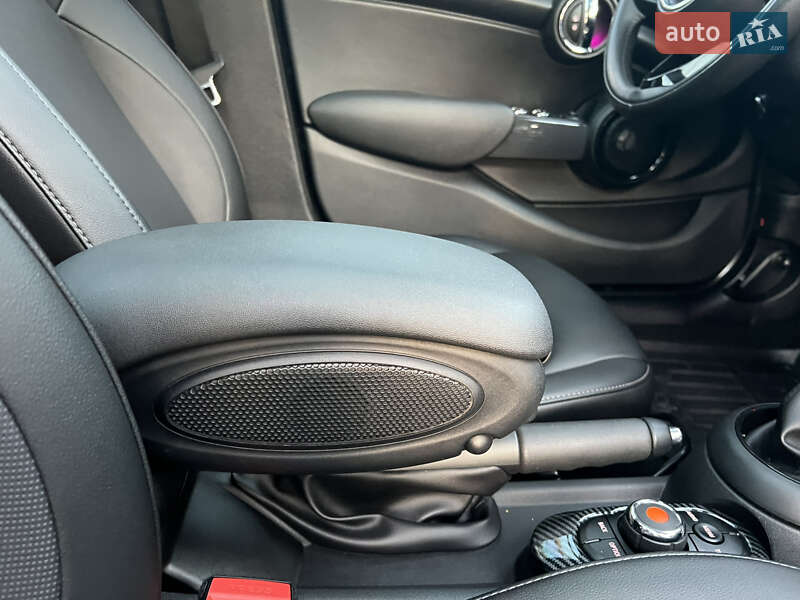 Хетчбек MINI Hatch 2017 в Києві