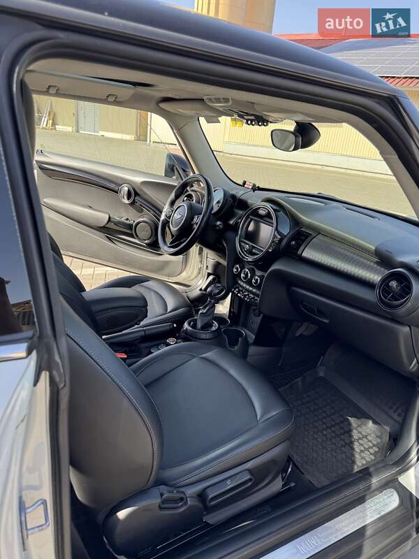 Хетчбек MINI Hatch 2016 в Кременчуці