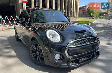 Хэтчбек MINI Hatch 2016 в Харькове