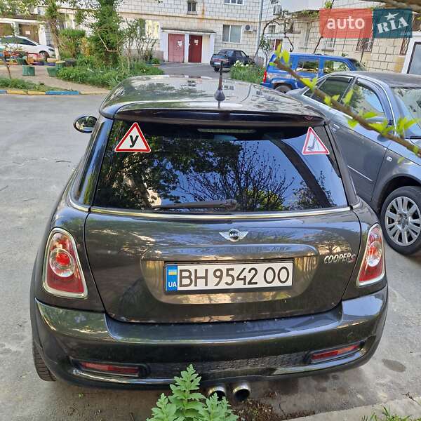 Хэтчбек MINI Hatch 2010 в Измаиле