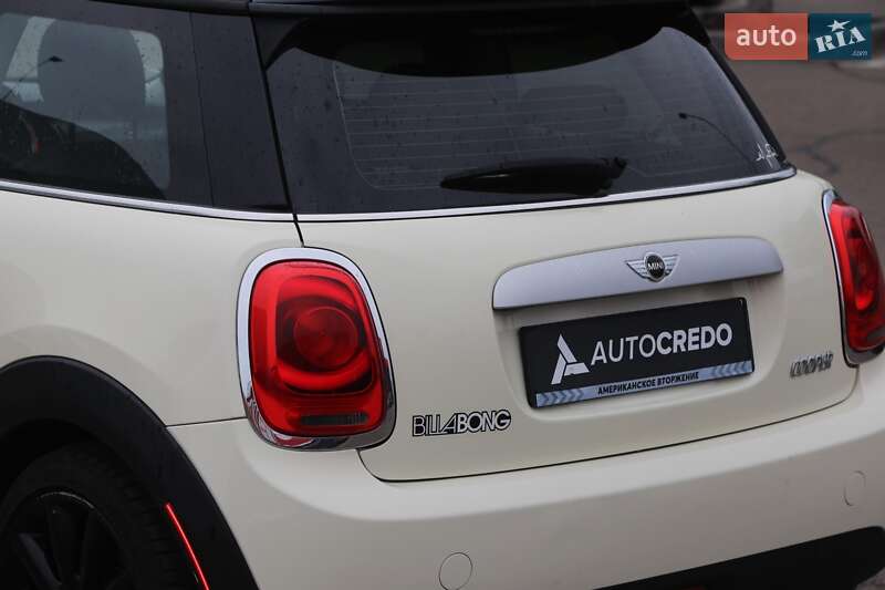 Хэтчбек MINI Hatch 2015 в Киеве