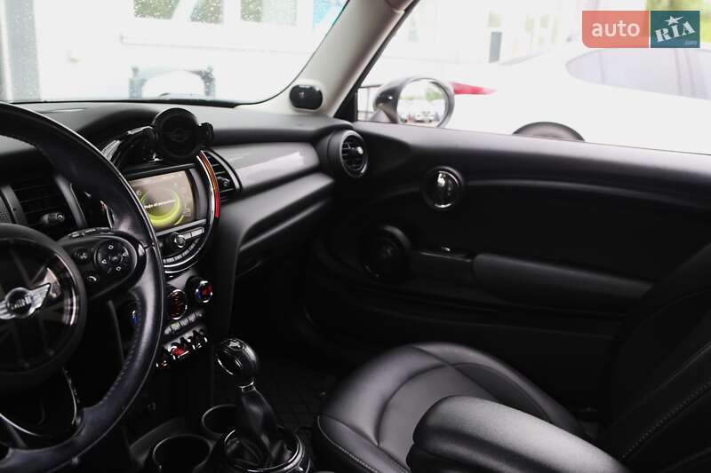 Хэтчбек MINI Hatch 2015 в Киеве