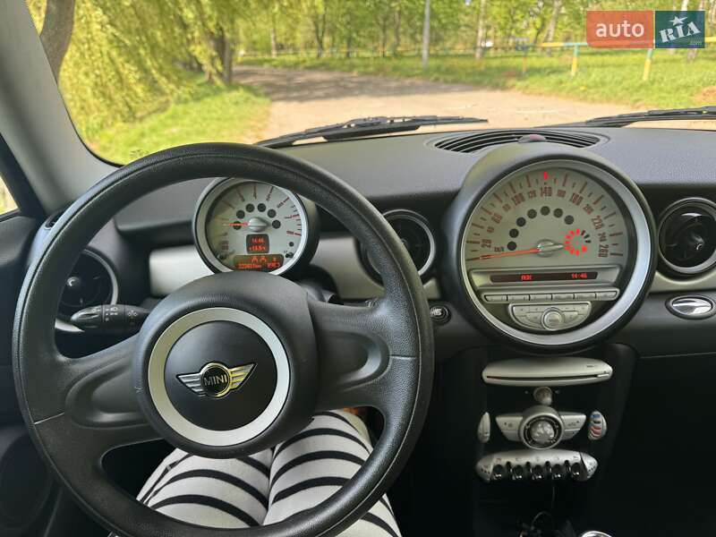 Хетчбек MINI Hatch 2009 в Рівному