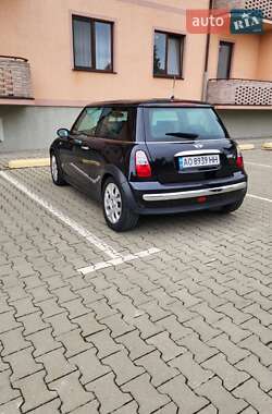 Хэтчбек MINI Hatch 2004 в 