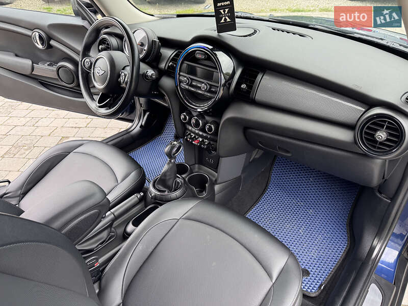 Хетчбек MINI Hatch 2016 в Івано-Франківську