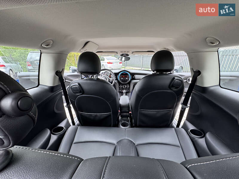 Хетчбек MINI Hatch 2016 в Івано-Франківську