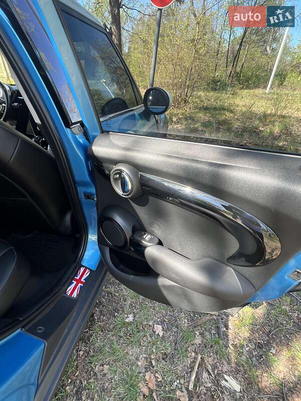Хэтчбек MINI Hatch 2015 в Киеве