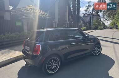 Хетчбек MINI Hatch 2016 в 