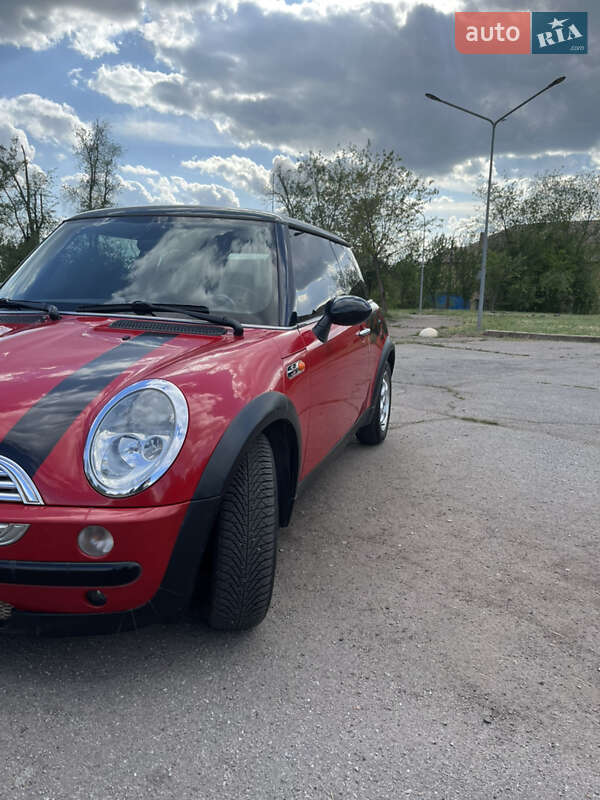 Хэтчбек MINI Hatch 2003 в Кривом Роге фото 3 Хэтчбек MINI Hatch 2003 в Кривом Роге