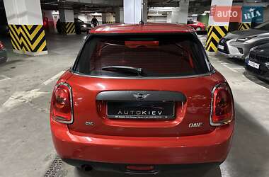 Хетчбек MINI Hatch 2016 в 