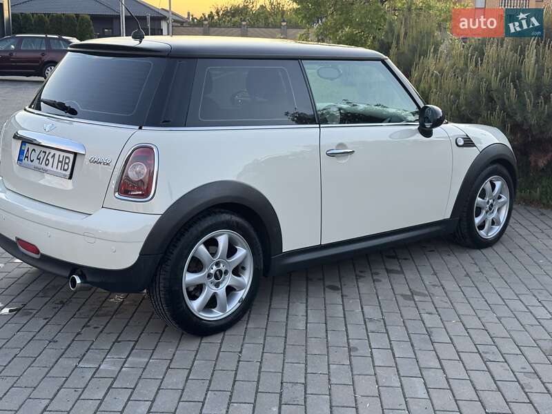 Хэтчбек MINI Hatch 2008 в Луцке