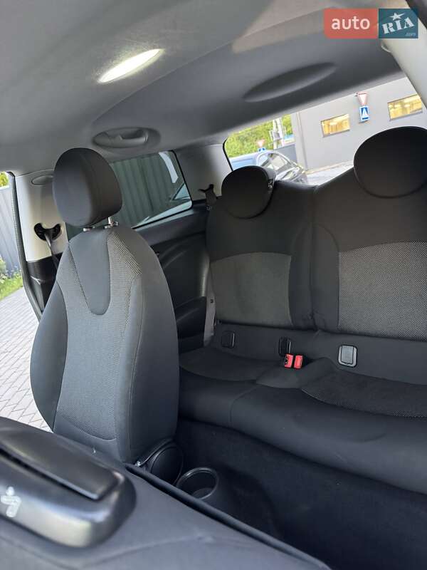 Хэтчбек MINI Hatch 2008 в Луцке