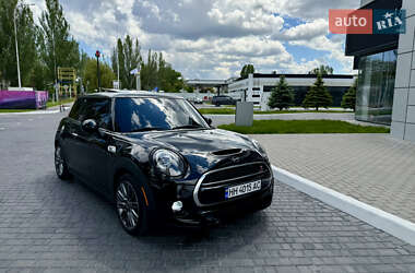 Хетчбек MINI Hatch 2019 в 