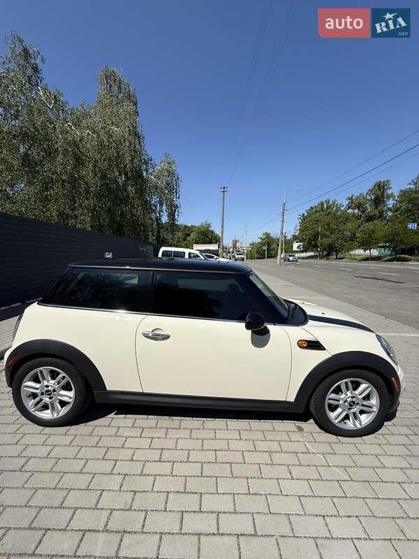 Хетчбек MINI Hatch 2012 в Києві