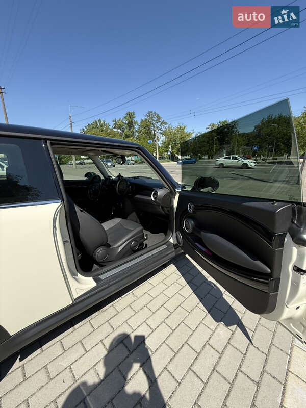 Хетчбек MINI Hatch 2012 в Києві