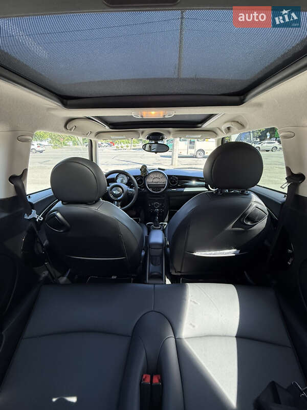 Хетчбек MINI Hatch 2012 в Києві