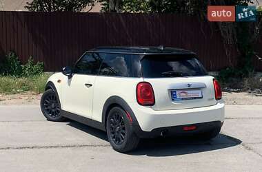 Хетчбек MINI Hatch 2014 в 