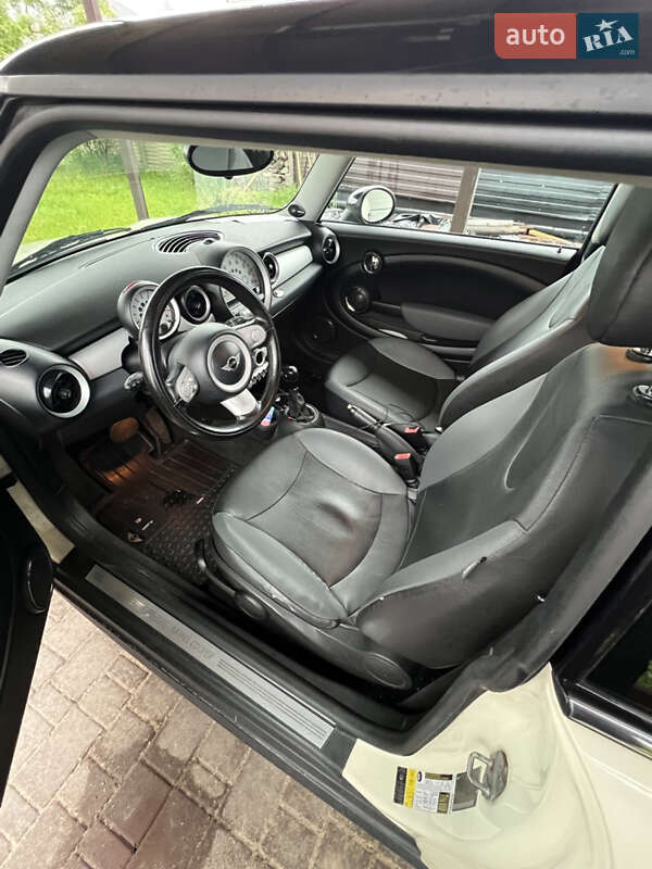 Хетчбек MINI Hatch 2010 в Житомирі