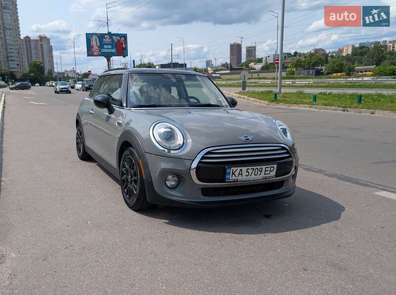 Хетчбек MINI Hatch 2015 в 