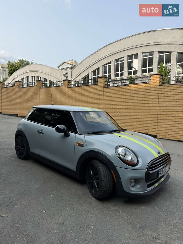 Хетчбек MINI Hatch 2016 в Києві