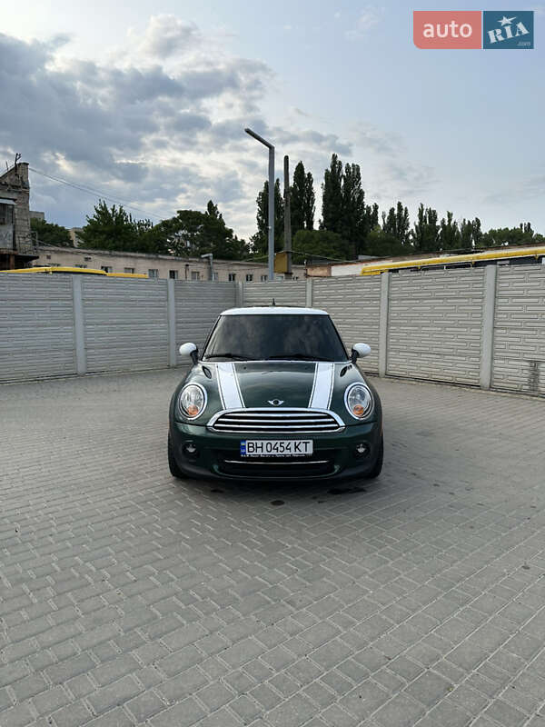 Хетчбек MINI Hatch 2012 в 