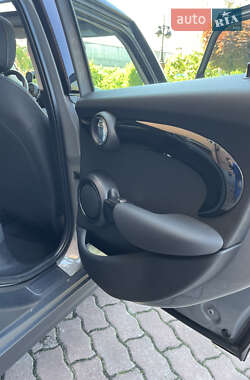 Хэтчбек MINI Hatch 2020 в Киеве