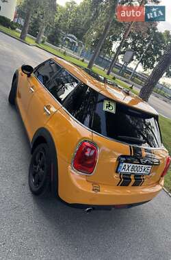 Хетчбек MINI Hatch 2015 в 