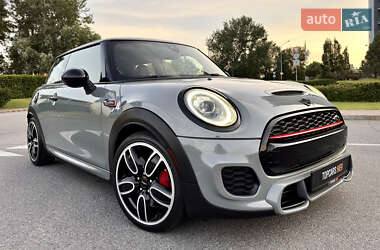 Хэтчбек MINI Hatch 2018 в Киеве