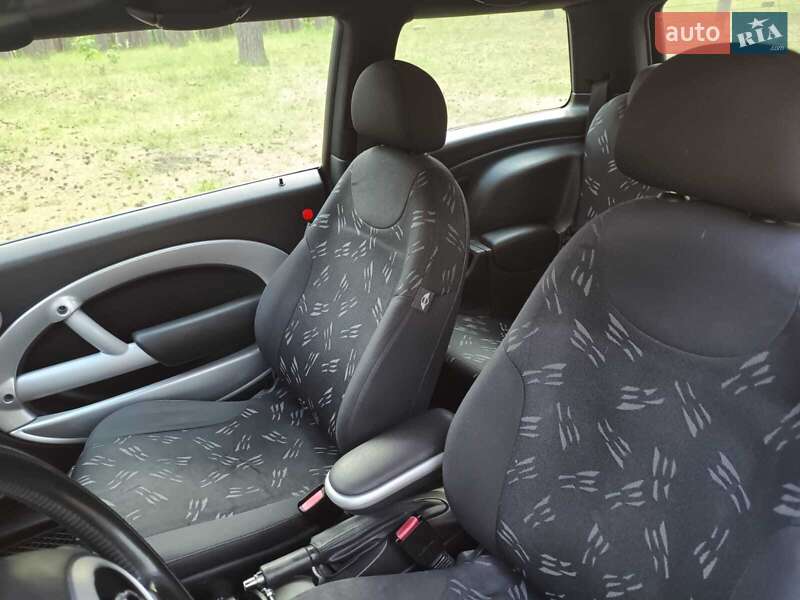 Хэтчбек MINI Hatch 2005 в Ахтырке фото 10 Хэтчбек MINI Hatch 2005 в Ахтырке