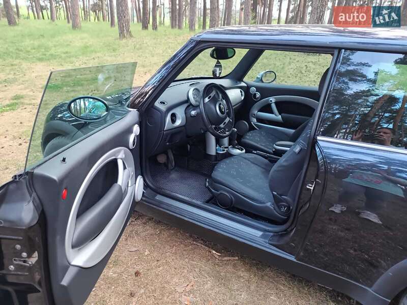 Хэтчбек MINI Hatch 2005 в Ахтырке фото 9 Хэтчбек MINI Hatch 2005 в Ахтырке