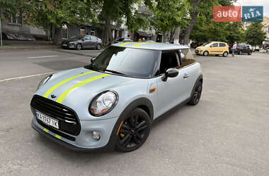 Хетчбек MINI Hatch 2016 в Києві