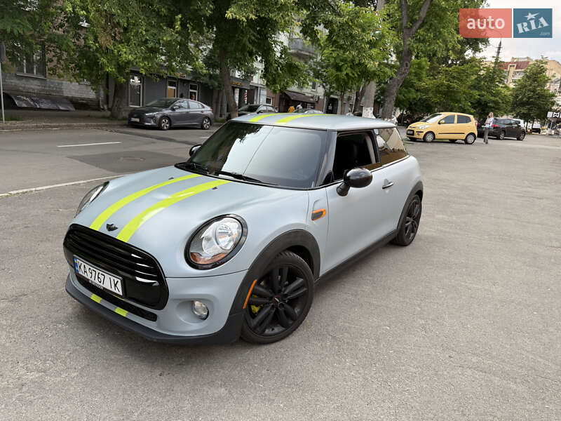 Хетчбек MINI Hatch 2016 в Києві